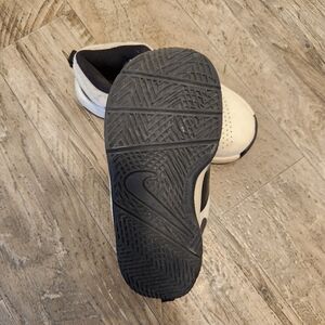 Nike Men's Cream and Black Sneakers